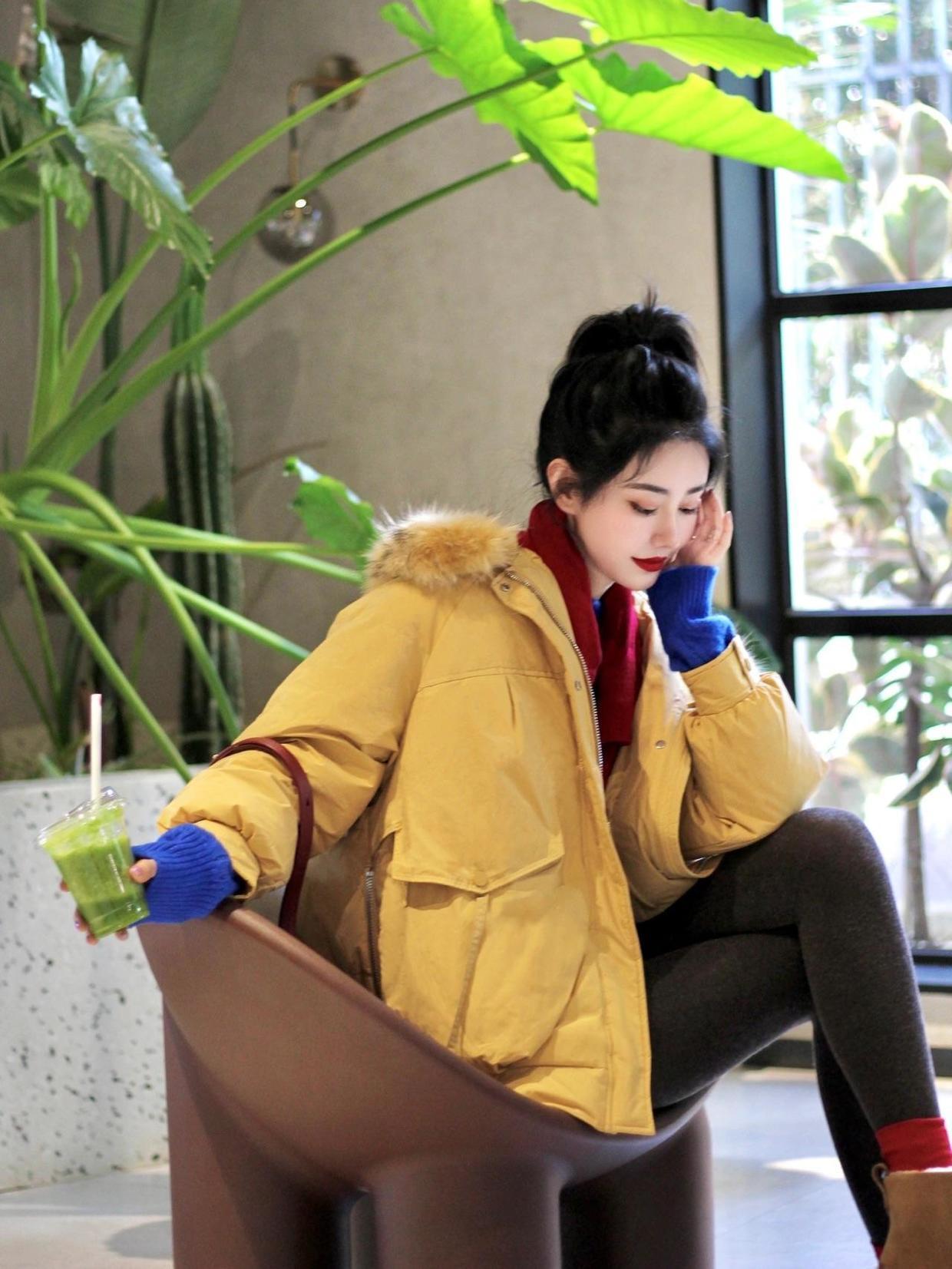 小姐姐|天冷了羽绒服不要多买,有这几款就够了,搭配裤子、半身裙都洋气