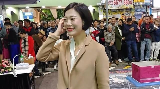 星光大道|星光大道的冠軍，曾登央視春晚，1年后卻淪為街頭賣唱