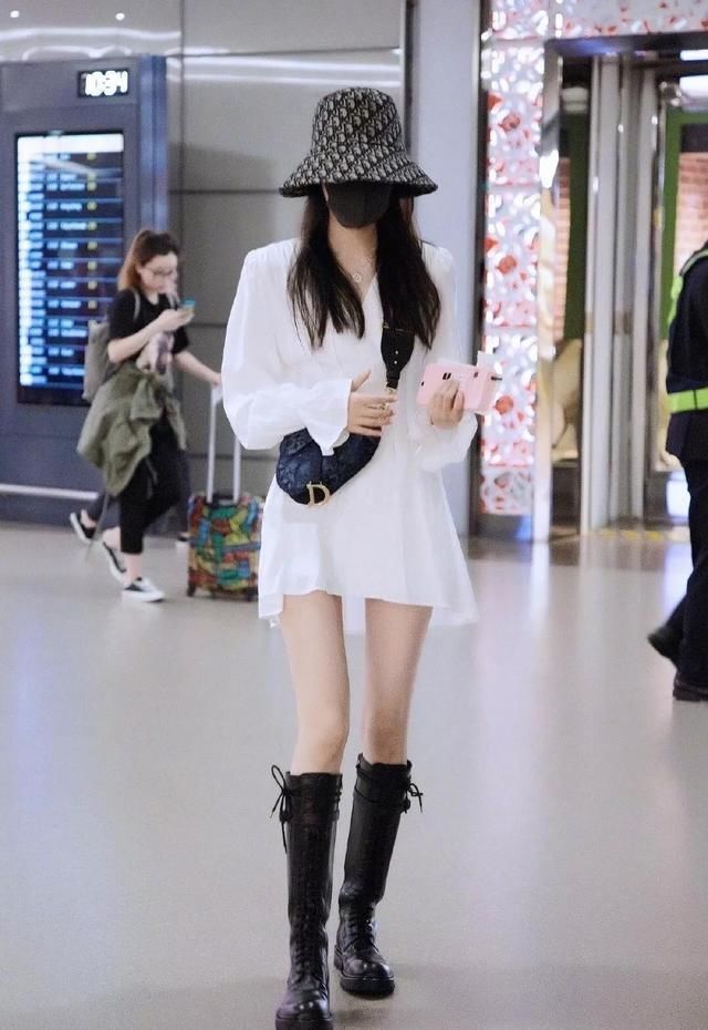 骑士靴|鞋子贵精不贵多,冬季必备的3双时髦鞋,舒适减龄显气质