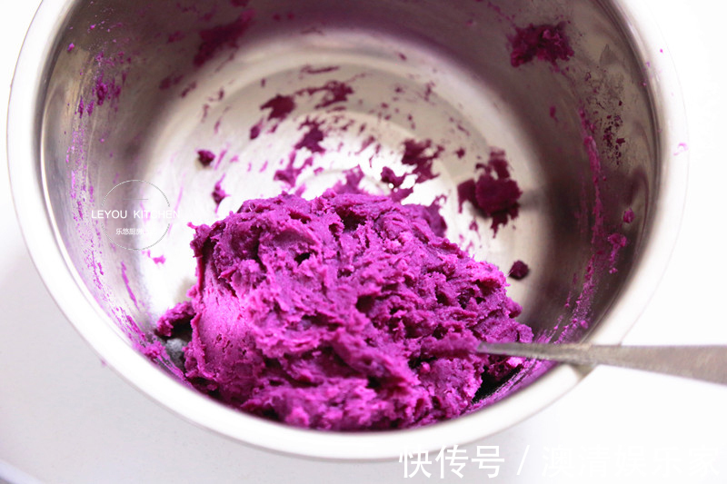 蒸锅|减肥也可以吃的点心，热量不高，口感软糯细腻，在家用蒸锅就能做