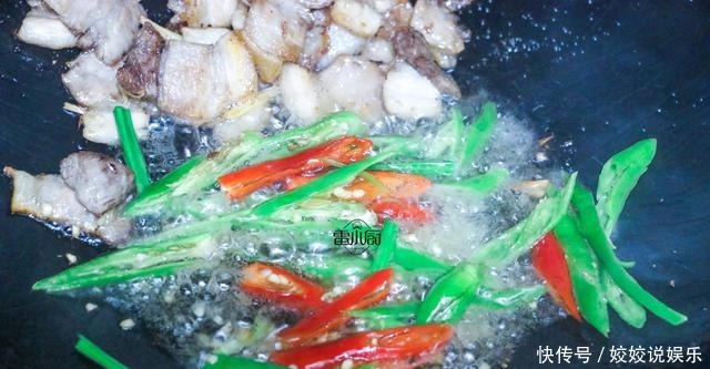 阳台上随手种一盆菜,简单炒炒,喷香开胃,米饭一碗接一碗!