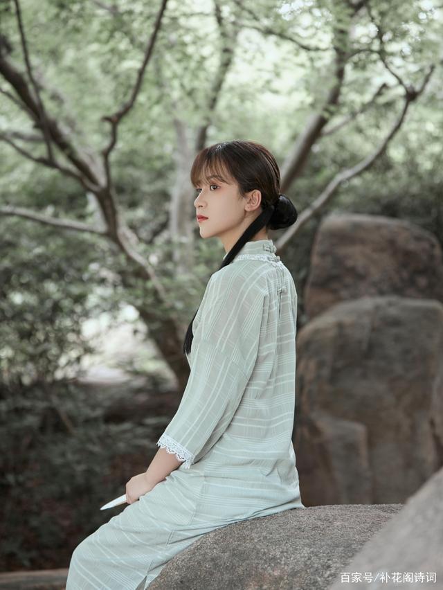 庭芳#七言格律(八首)横笛水天舟作客,归心山野菊为居