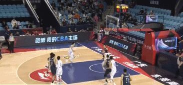 莱多|霸气隔扣+死亡凝视!易建联枪打出头鸟,杜锋的操作却出人意料