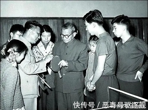 书法作品|陈云80余岁书法墨迹曝光惹争议,笔墨虬龙卧涧,却被批评笔法稚嫩