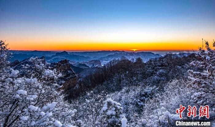 张洪波|航拍放晴后的太行山雪景美如画