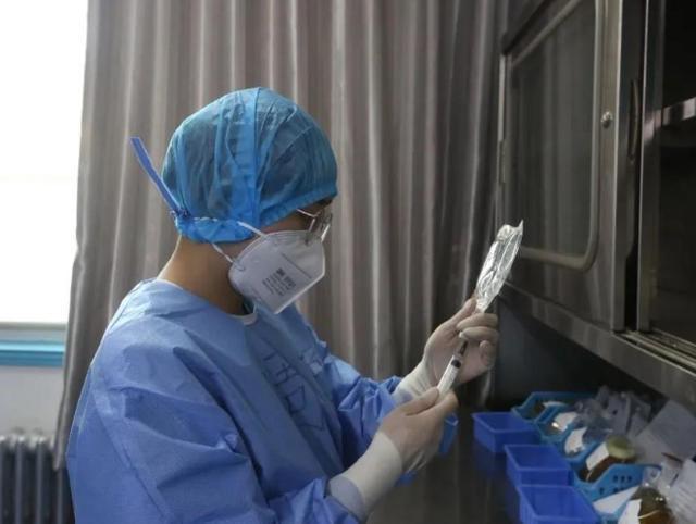 子宫内膜|52岁阿姨绝经后“倒开花”，查出宫颈癌，医生2现象别忽视