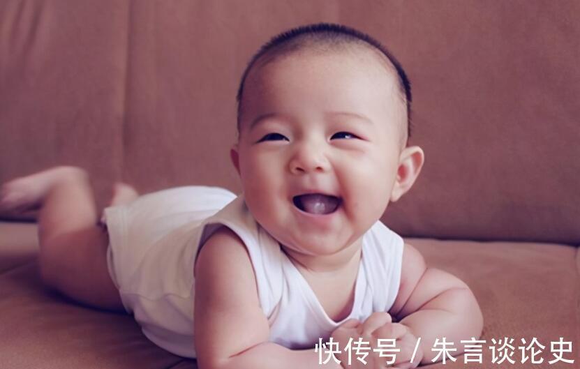 误区|7-12个月宝宝如何喂养?避开四误区,当心影响营养补充和宝宝发育