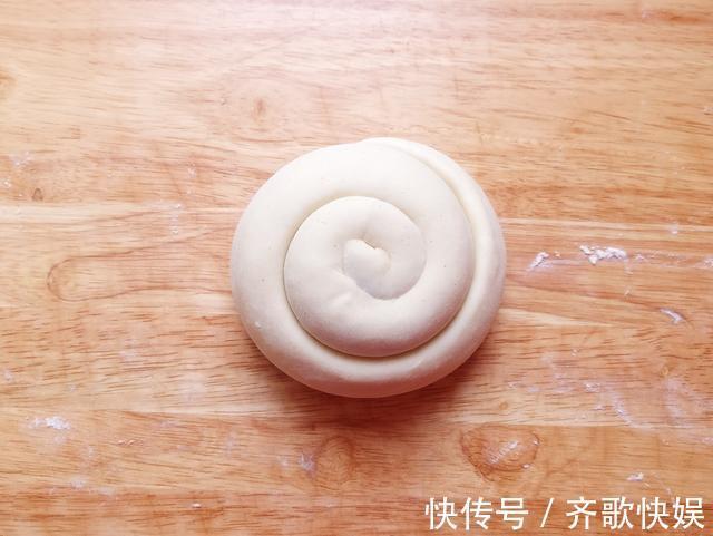 奶奶做的酱香饼，好吃有诀窍，掌握好4点，酥软多层，凉了也好吃