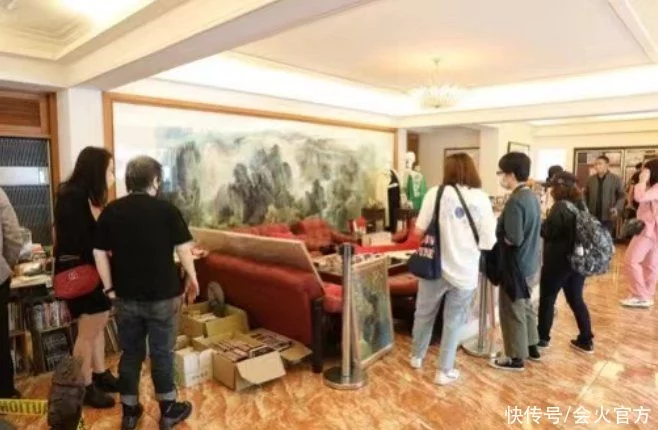 琼瑶5亿豪宅内景曝光!客厅堪比博物馆,林心如苏有朋旧照摆一桌