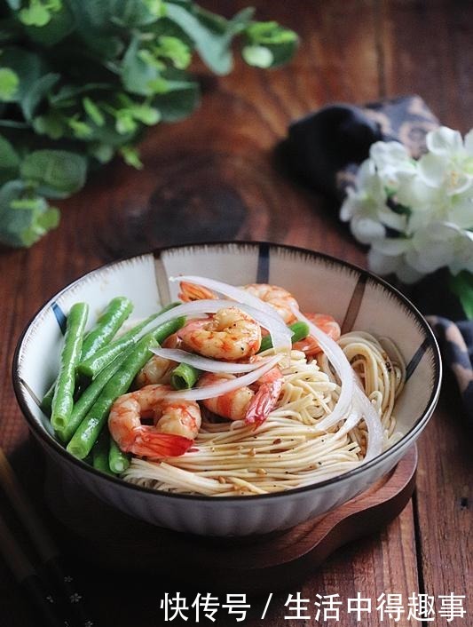  立秋后要多吃这面条，营养丰富，美味又简单！