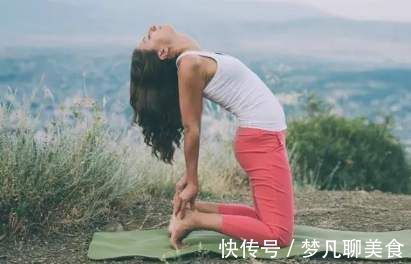 中级|经得起考验的10个基础瑜伽体式，建议每天都练