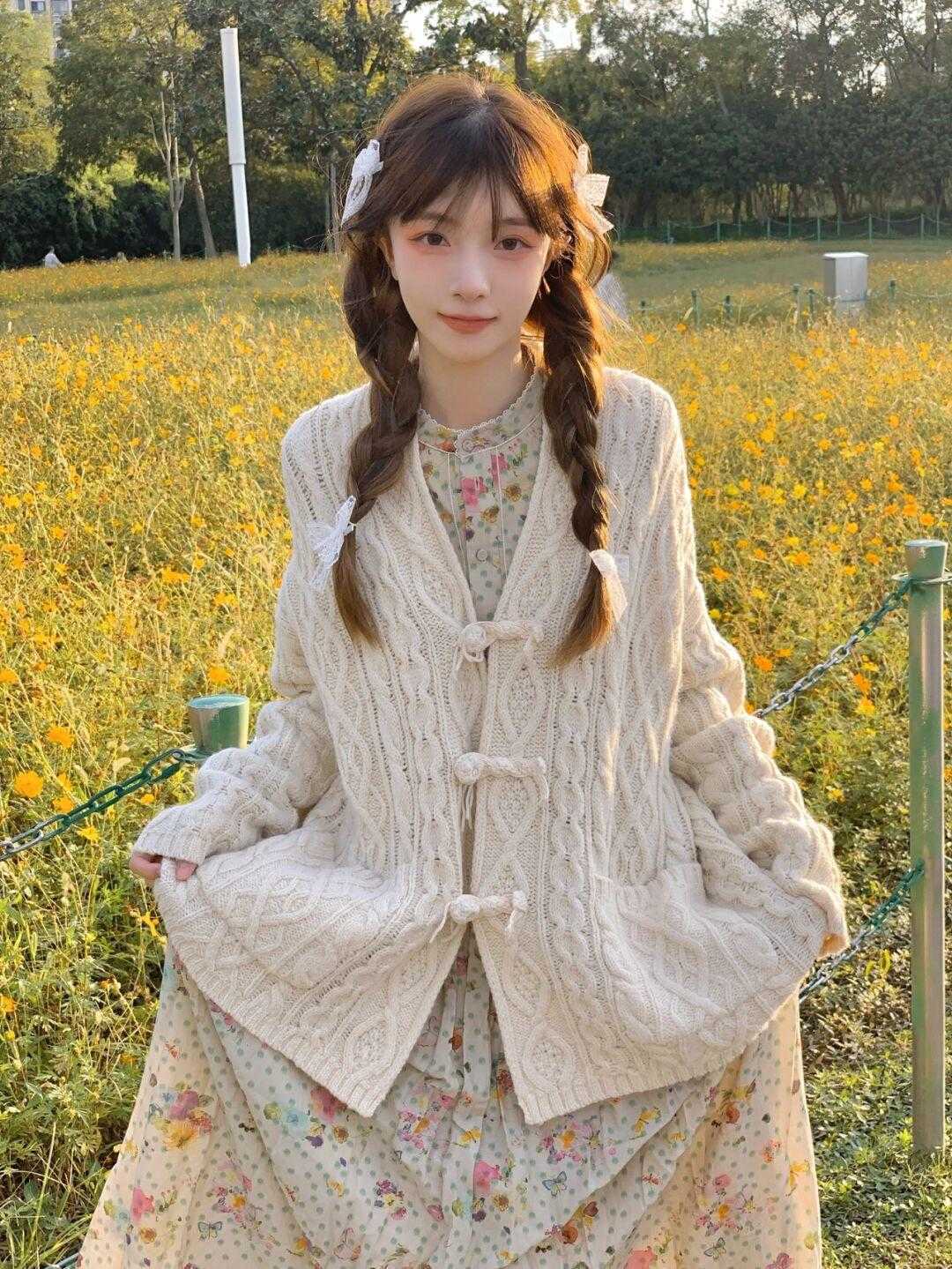 搭配|短款针织开衫与裙子的碰撞,温柔多情青涩朦胧,还不快来试试