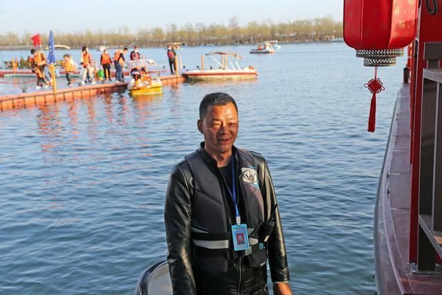 老年|大荔同州湖康宁港：让游客坐在船上放心“荡悠悠”