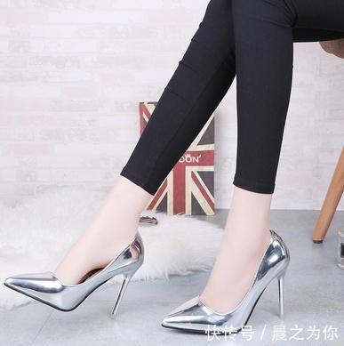 美女 尖头细跟鞋,绽放美女足尖上的光彩