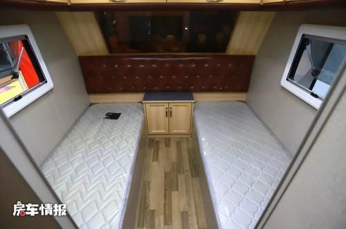 豪华|酷似高铁的房车见过吗?客厅超级大带独立儿童房,有两室一厅一卫