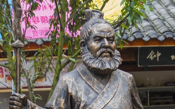 时期|关羽马超对吕布心存畏惧，三国时期不怕吕布的，是哪三位悍将