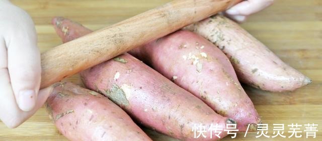 红薯这样做才叫好吃，不用炸不用煮，简单一揉，出锅后全家抢着吃！