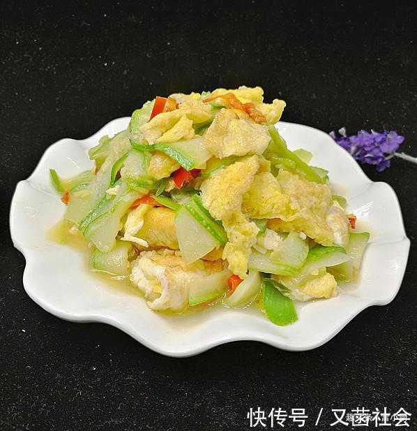 补钙|冬季给孩子吃这个菜最合适,不仅补钙,还能抗病毒!