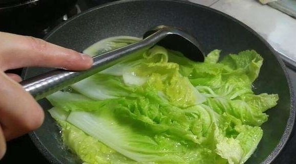  越多|夏天常见的3种蔬菜，吃的越多癌细胞越高兴，可惜多数人不清楚