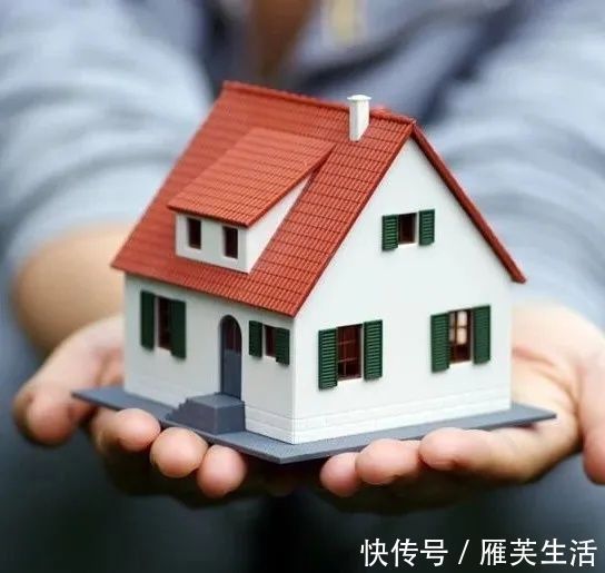 遗赠|奶奶去世,孙子手握两份遗嘱要求继承房产,法院却判都无效?
