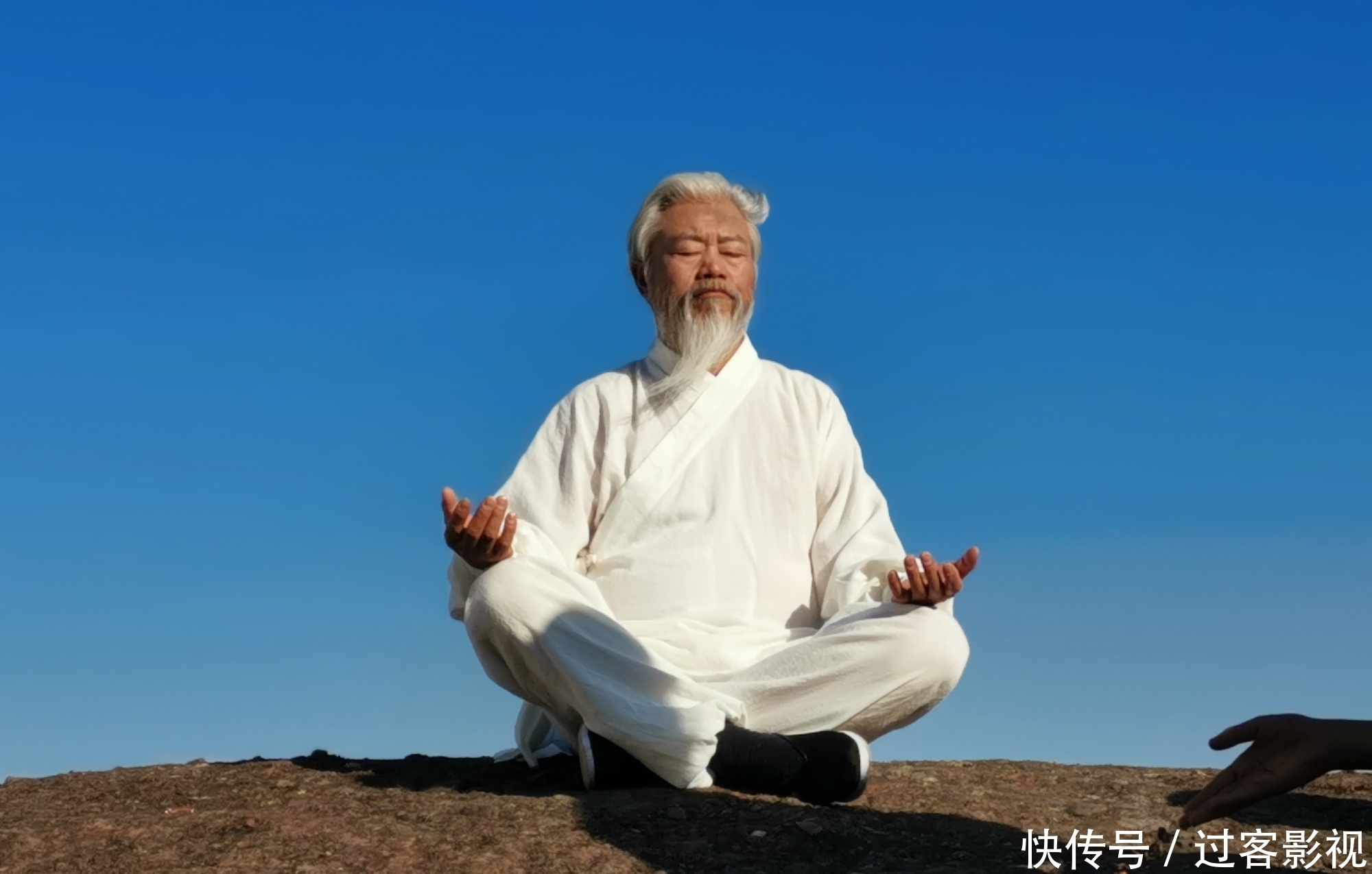 重磅消息!听说小波老师直播间来明星了