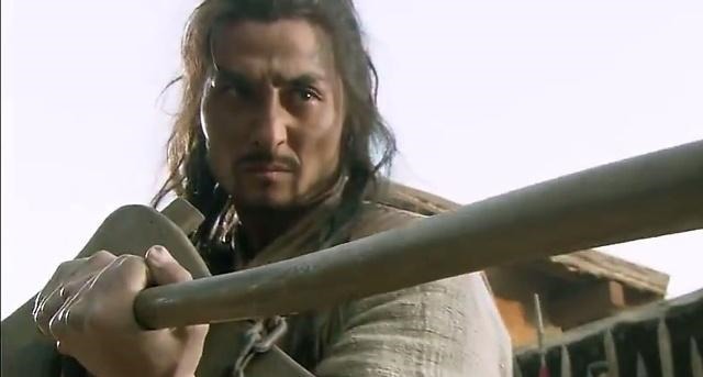 张清!为什么水浒武功排名争议巨大关胜林冲秦明呼延灼董平应如此排列!