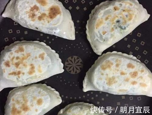 早餐我家就吃这东西,不和面不擀面,10分钟搞定,比油条包子好吃