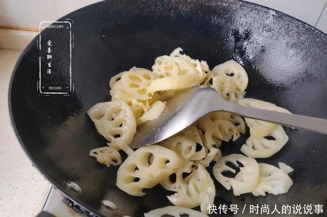 手软|立秋后,遇见它我绝不手软,炒着吃脆嫩爽口,每天吃一点健脾开胃