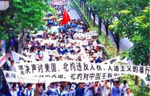 明智|当年美国轰炸中国大使馆，我们为何没有还击？如今才知有多明智