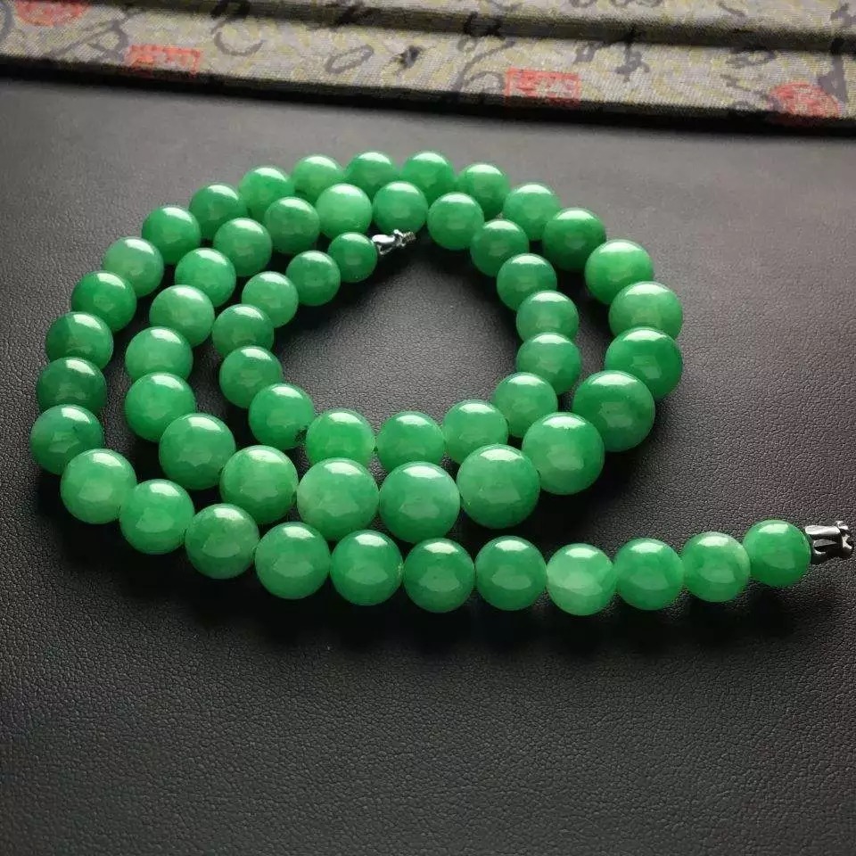 珠串|为什么翡翠珠串18颗?背后的原因意想不到!