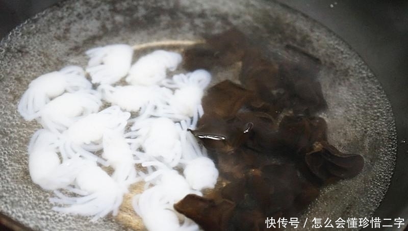 解油去腻凉拌菜,公布小摊调料的秘诀,学会就不用去外面买了