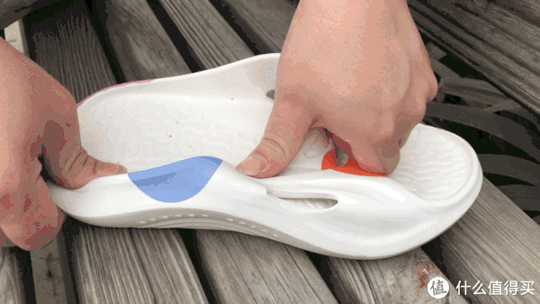 ev生活好物 篇二:咕咚运动舒缓拖鞋太适合运动后穿了,穿上,整个身心得到放松