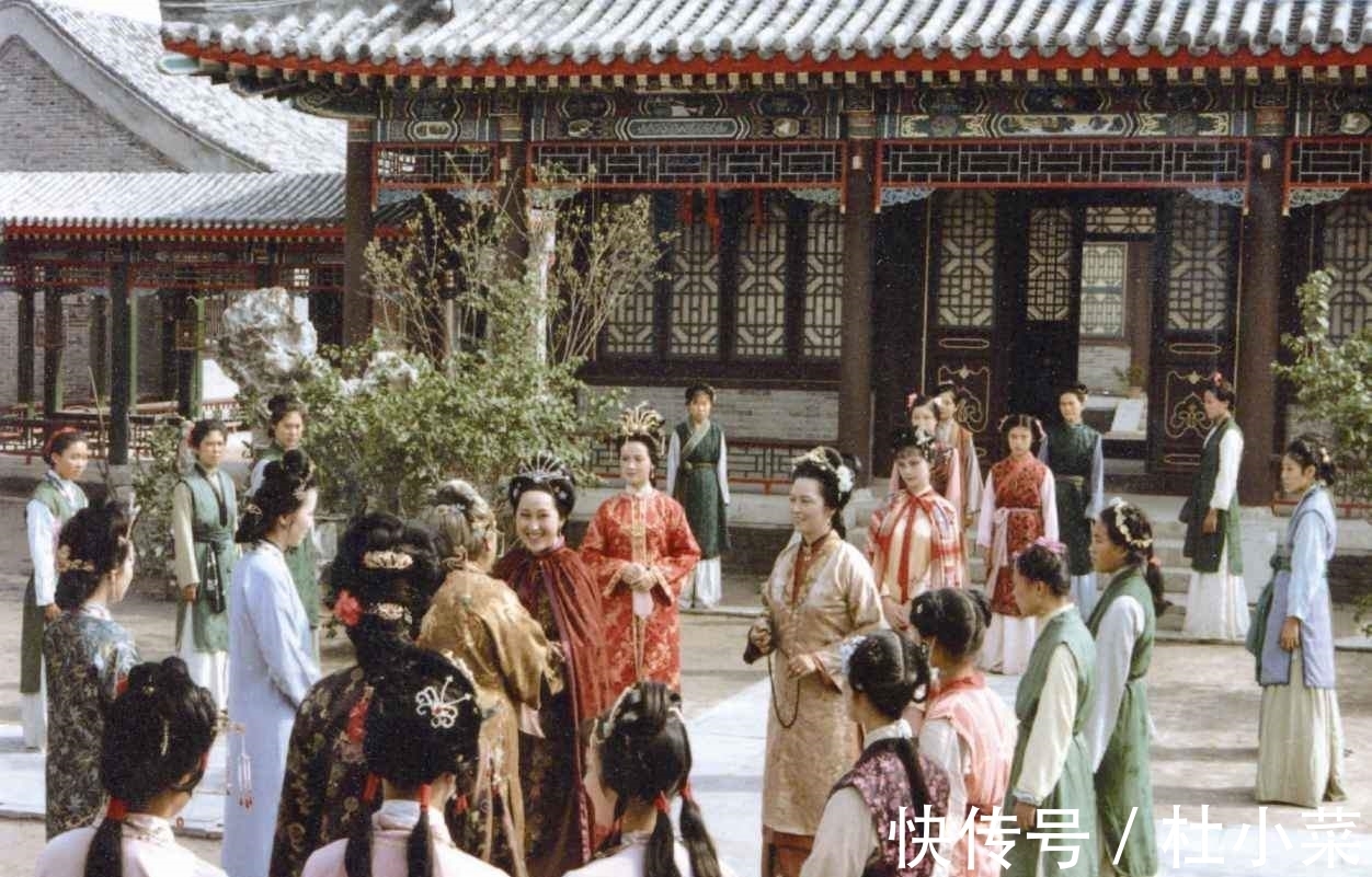 体面@红楼梦中,丫头为何不想离开贾府,被赶出去宁愿去死