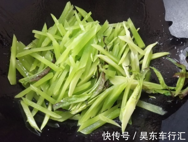 宁愿不吃，也不碰的3种“蔬菜”，寄生虫成“堆”，多数人当美食