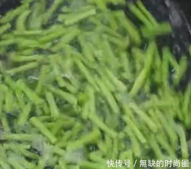 凉拌长豆角,比炒着吃更受欢迎!