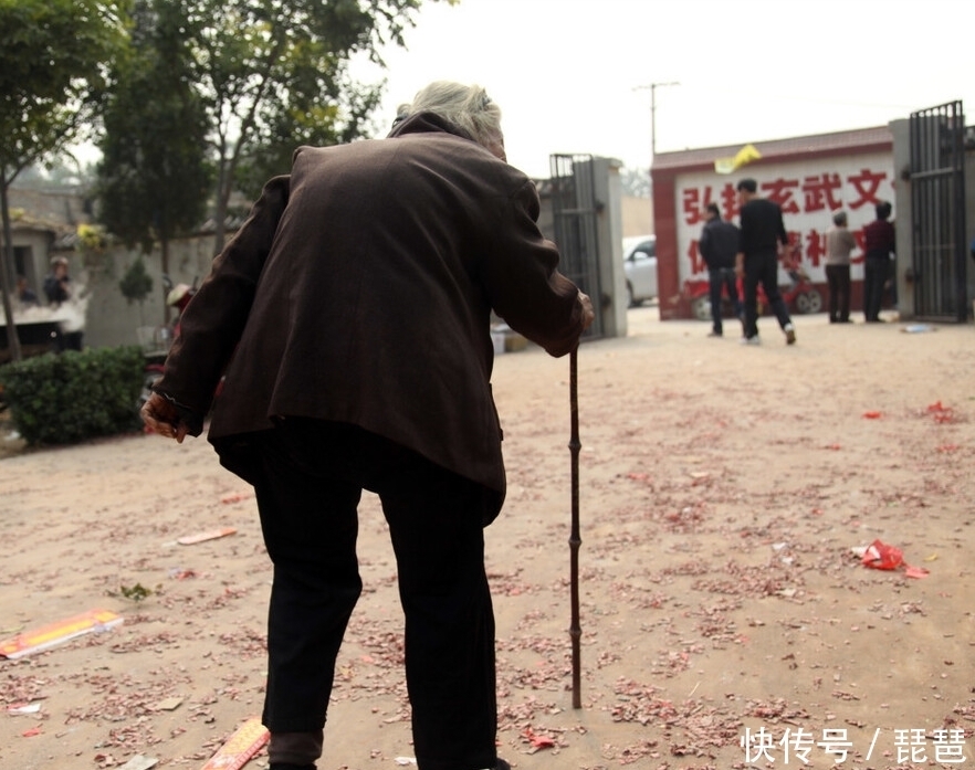 骨科医生:这种蔬菜虽然美味,但会引起骨密度下降,劝你趁早忌口