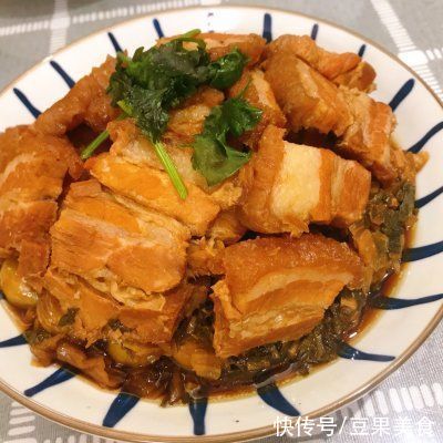 搅拌均匀|不可错过的下酒菜梅菜扣肉（含炸扣肉做法），过瘾