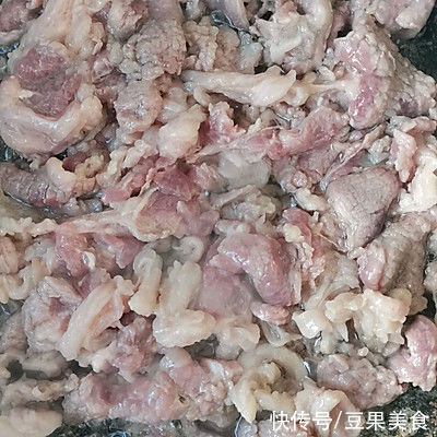 葱香羊肉|好吃的葱香羊肉这样做好吃一百倍！多吃还能助消化