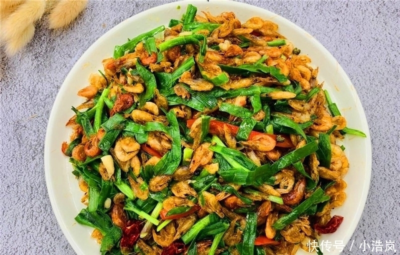 韭菜和此物一起炒,孩子多吃,增进骨骼发育长得快,比牛奶都管用