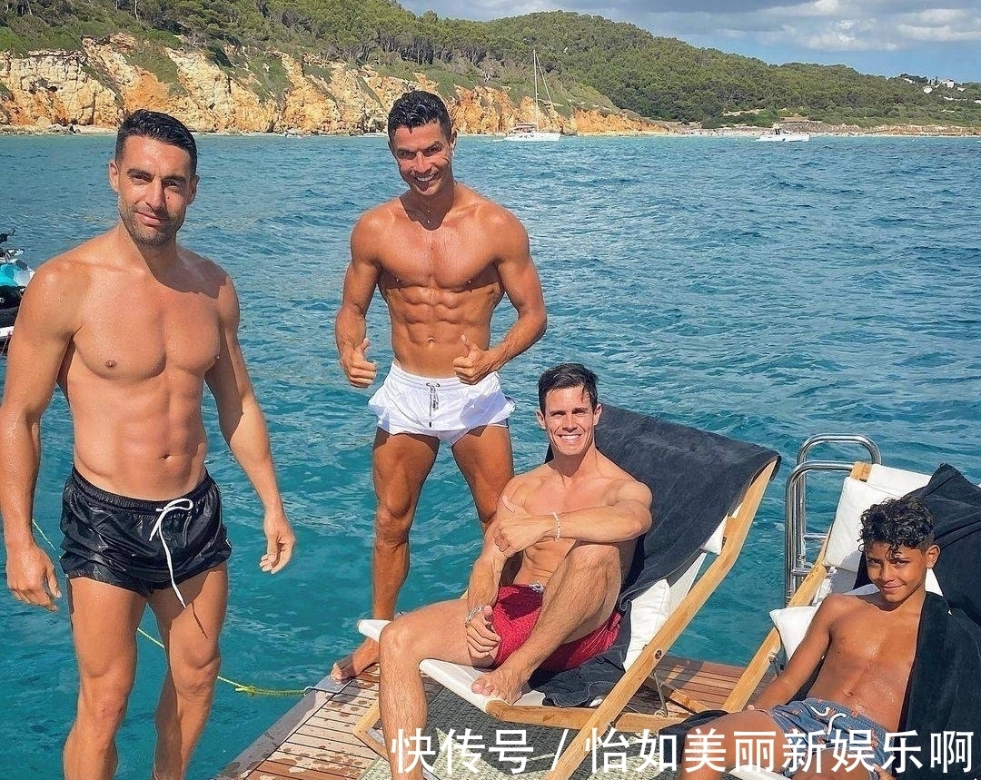 c罗|C罗晒肌肉与豪表,不愧是3亿粉丝的大网红,一年能赚一亿美金