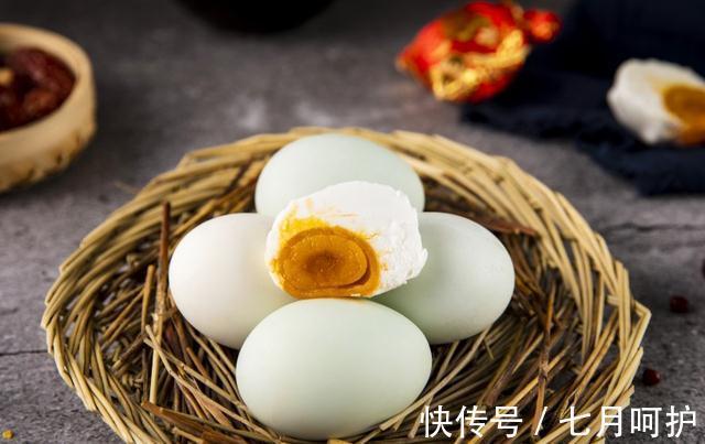 高血脂|血脂若升高，脸上或有3种反常，出现1种，劝你及时就医