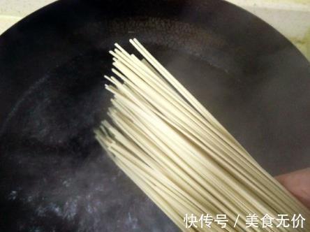 美味|都是面条,干面条和湿面条有何区别?老厨师告诉您,以后别再乱买