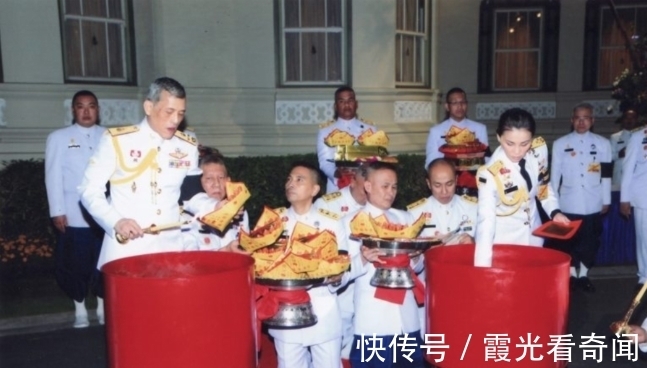 王室!苏提达早在7年之前,就以妻子身份陪同祭祖,宫廷认可远超诗妮娜