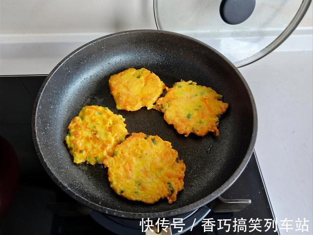 煎饼|三伏天没胃口？不可能，跟我做个小煎饼，连做3锅吃不够