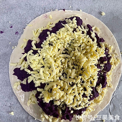 #精致一人食#快手紫薯奶酪派