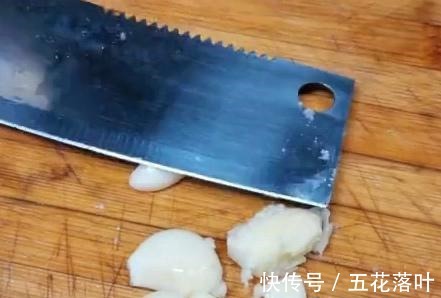 下饭|今天美食,肉炒黄瓜,清脆爽口,黄瓜炒肉是绝配,即营养又下饭!