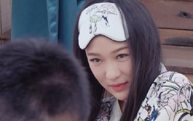 杜江给妻子洗脚,洗完还要亲吻脚丫,霍思燕都忍不住说很“作”