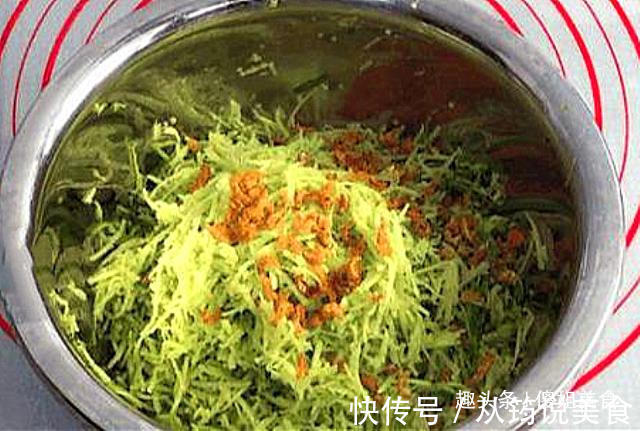 萝卜饺子，有人焯水有人直接包都不对！教你最正确做法，太香了