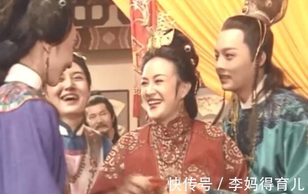 湘云醉卧|6版《红楼梦》“湘云醉卧”,看看谁是人面桃花,谁像醉鬼睡大街