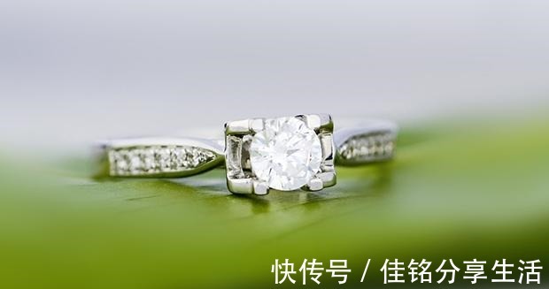 价格 0.5克拉钻戒价格如何能不能买佩戴效果好吗!